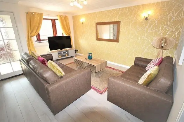 3 Bed House in Thorne Newly Refurbished Throughout - Oda Düzeni