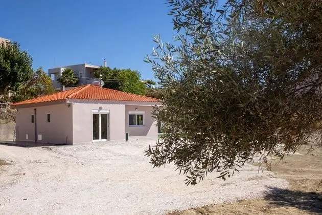 3-bed Villa in Palaioloutra With Private Pool - Dış Mekan
