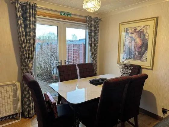 3 Bedroom 1 Bathroom & 1 Toilet& Shower Room - Yerinde Yemek