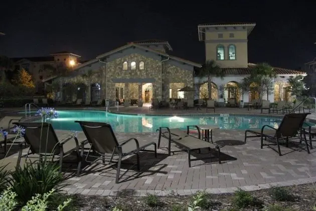 3 Bedroom 3 Bathroom Condo in Bella Piazza Resort - Havuz