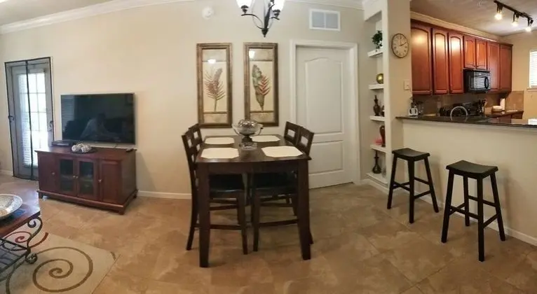 3 Bedroom 3 Bathroom Condo in Bella Piazza Resort - Mutfak