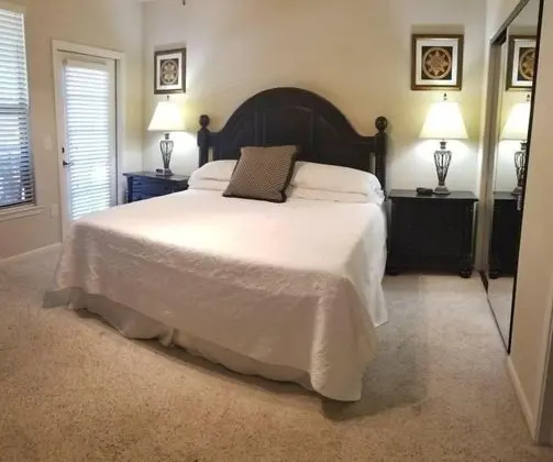 3 Bedroom 3 Bathroom Condo in Bella Piazza Resort - Oda