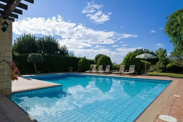 3 bedroom Villa Anarita 64 with private L-shaped pool, beautiful gardens, near resort village square - Havuz