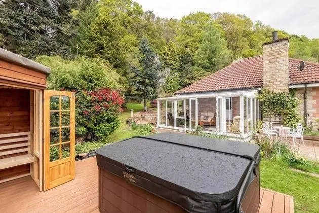 3 Bedroom Bungalow With Htub & Private Loch Access