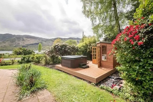 3 Bedroom Bungalow With Htub & Private Loch Access - Dış Mekan