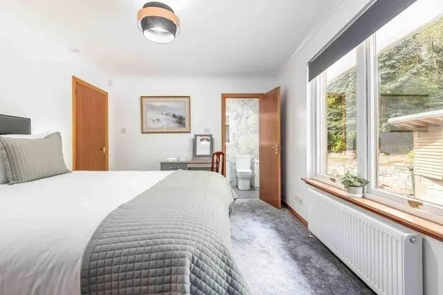 3 Bedroom Bungalow With Htub & Private Loch Access - Oda