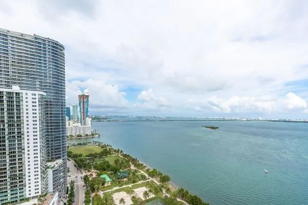 3 Bedroom Condo With Stunning Balcony View
