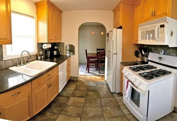 3-Bedroom Cottage Near Sugarhouse Park - Mutfak