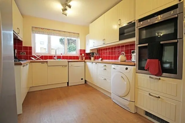 3 Bedroom Holiday Home With River Views - Mutfak