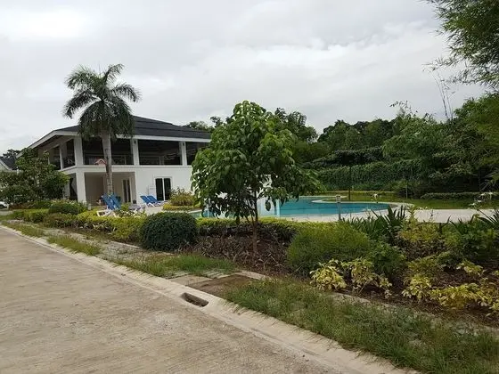 3 Bedroom Home at Batangas City Philippines Pontefino - Havuz
