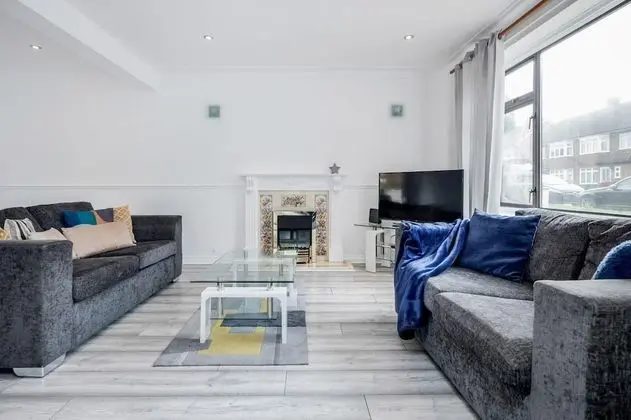 3 Bedroom House With Garden and Free Parking - Oda Düzeni