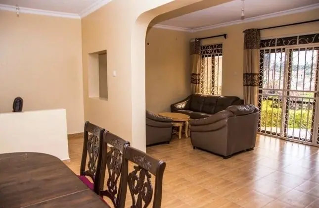 3 Bedroom House near Martyrs Shrine - İç Mekan