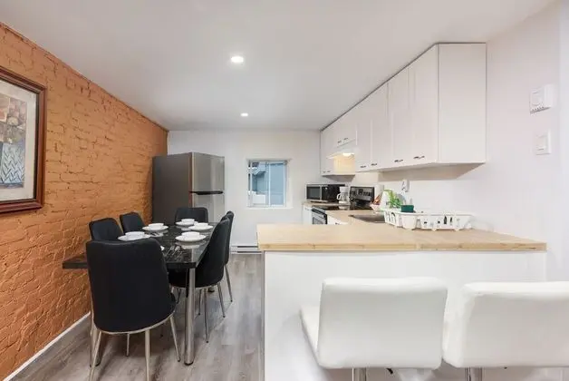 3 Bedroom Loft in Downtown Free parking - Oda Düzeni