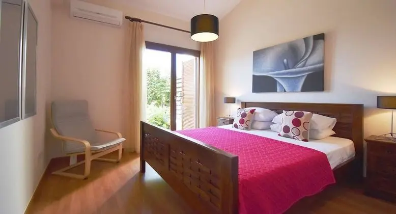 3 bedroom Villa Omodos HG14 with private kidney pool and roof terrace with golf views, Hestiades Greens on Aphrodite Hills Resort - Oda