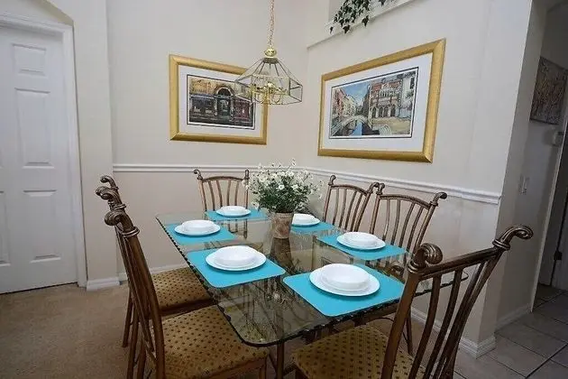 3 Bedroom Orlando Vacation Pool Home With Water View, Hot Tub, Games Room Near Disney! - Mutfak