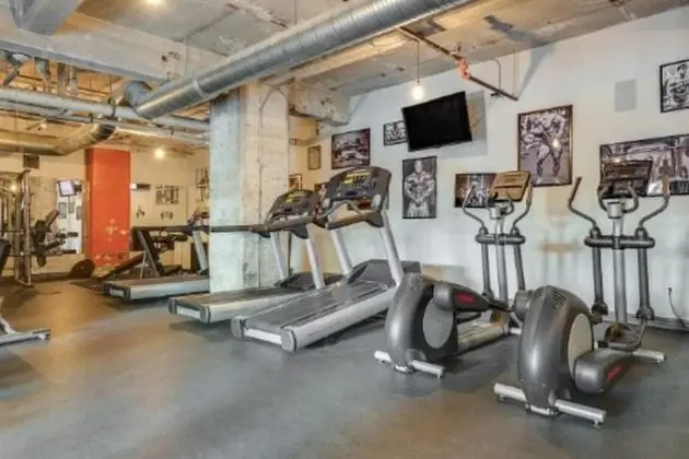 3 Bedroom Unit in Downtown Dallas with Pool & Gym - Fitness