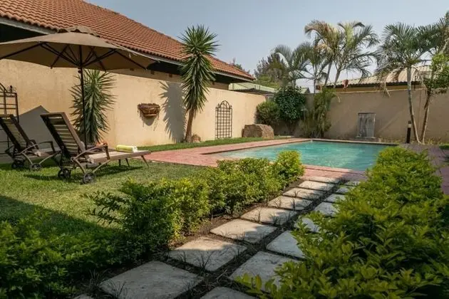 3 Bedrooms Exclusive Villa in Mass Media - Havuz