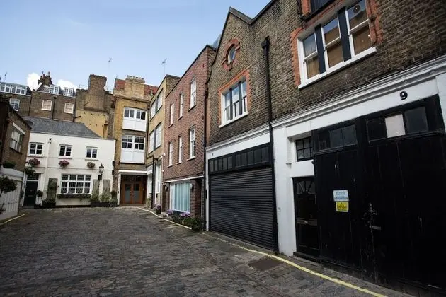 3 Beds 2 Baths Oxford Circus