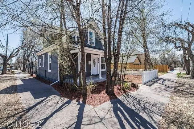 3 BR Beautifully Restored 1890`s Homedowntown
