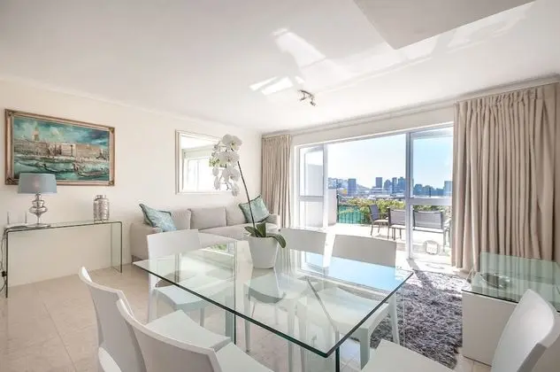 3 Canterbury Square - Öne Çıkan Resim