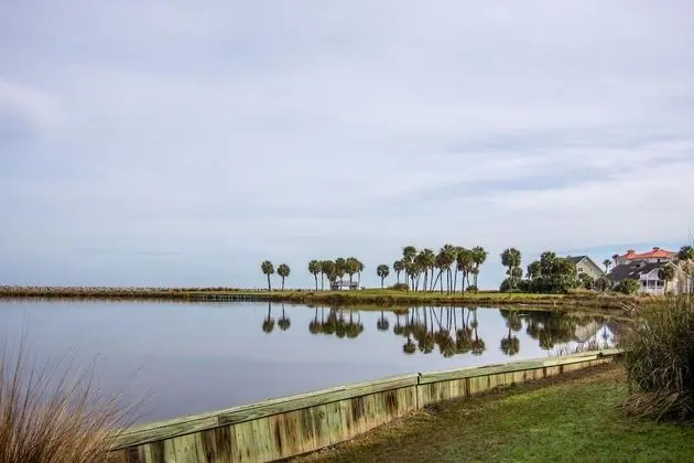 3 Fairway Club Dr