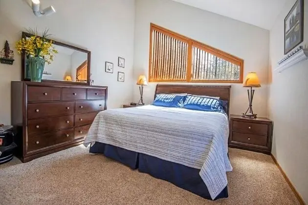 3 Paper Birch Lane - Oda