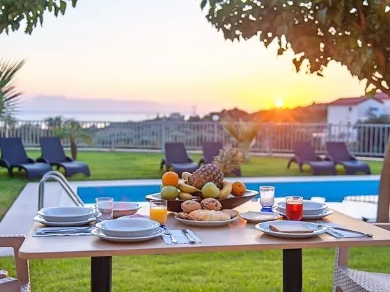 3 Villas Next to Each Other with Pool & Sea View - Dış Mekanlar