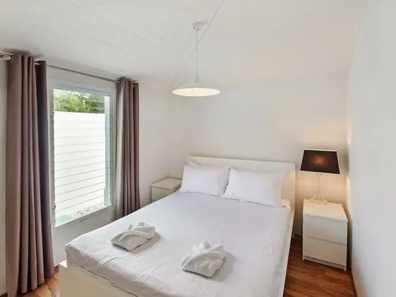 30 Wyuna Drive - Oda