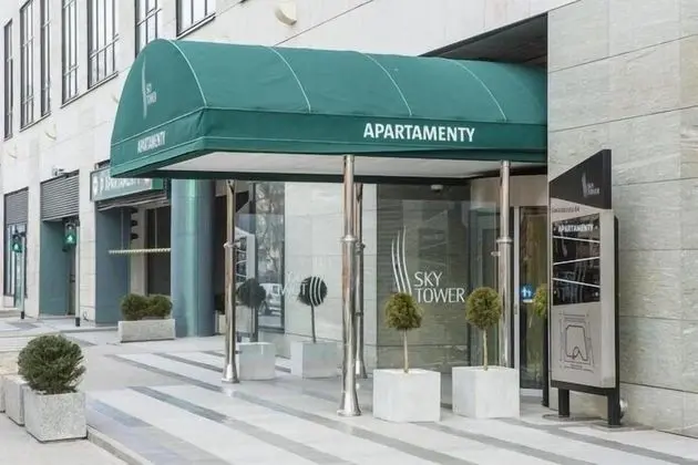 30th+ Floor Apartments in Sky Tower - Lobi