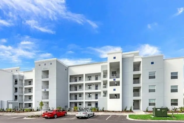 3111u307 Amazing Story Lake Brand New Condo