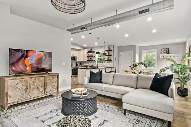 317 Stover St Unit C - Öne Çıkan Resim