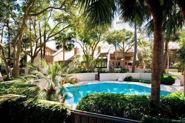 32 Turtle Lane at The Sea Pines Resort - Havuz
