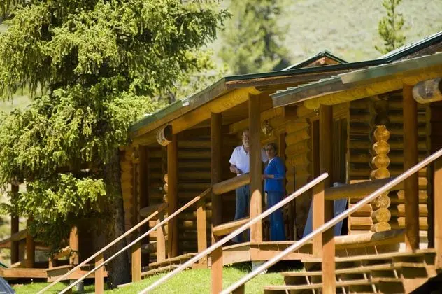 320 Guest Ranch