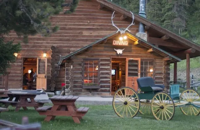 320 Guest Ranch - Dış Mekan