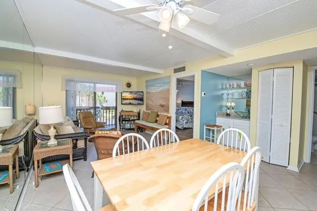3207 Near Ocean 2nd Floor NW - Oda