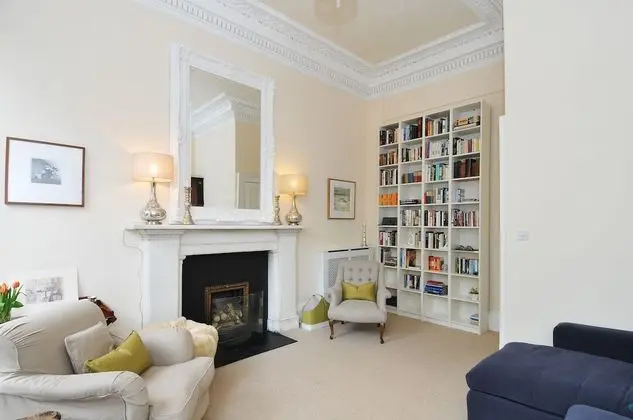 325 - Saxe Coburg Place Apartment