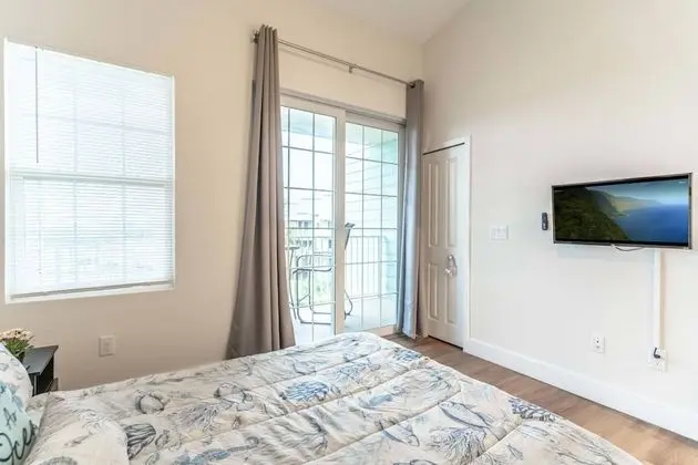 3260 Little Harbor