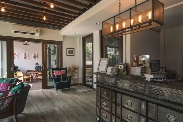 33 Poshtel - Adults Only