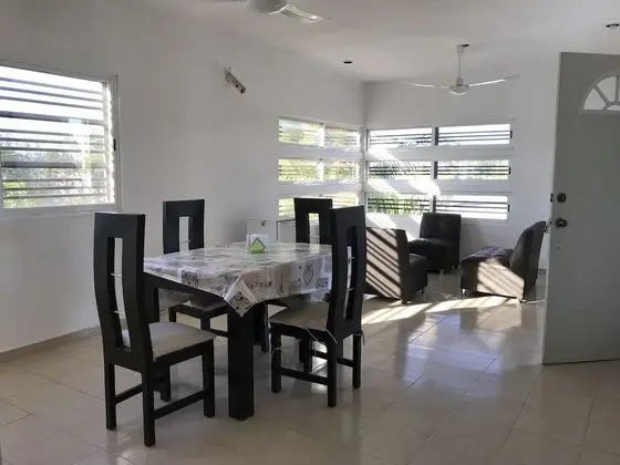 330 Hotel Altabrisa - Lobi