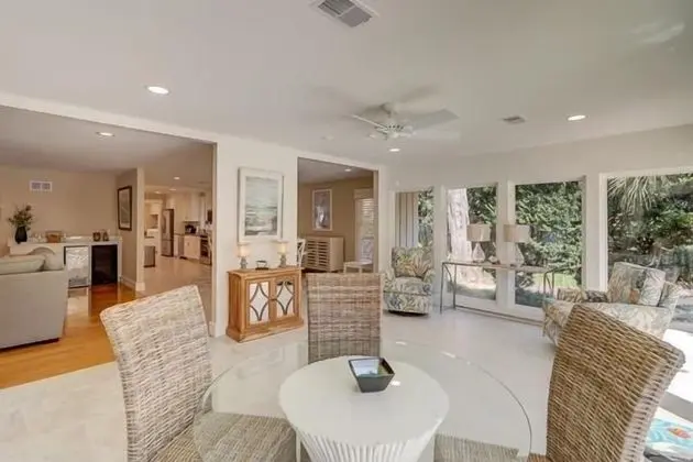 337 Greenwood Dr. at The Sea Pines Resort - Yerinde Yemek