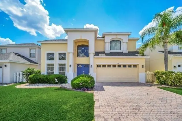 353 Glen 6 Bedroom Villa by Redawning