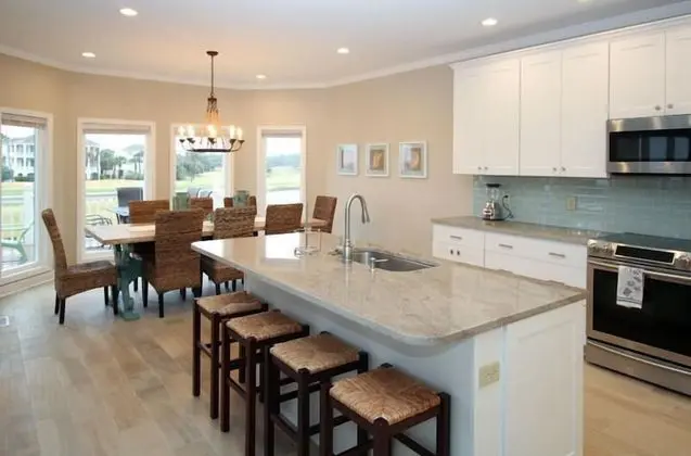 355 Ocean Point Dr - Mutfak