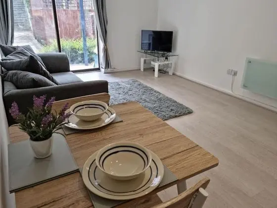 360 Serviced Accommodations - Waterfront Retreat - Modern Apartment - Öne Çıkan Resim