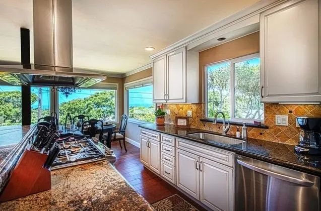 3638 Bayview-by-the-sea Monarch Suite - Mutfak