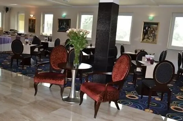 Hotel 365 - Lobi