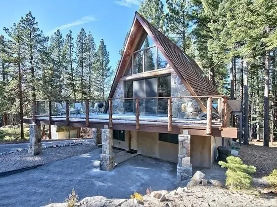 3877 Crest Drive