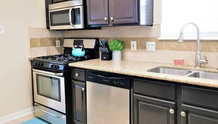 3Bdrm 2.5Bath 5Beds - Near Downtown - Mutfak