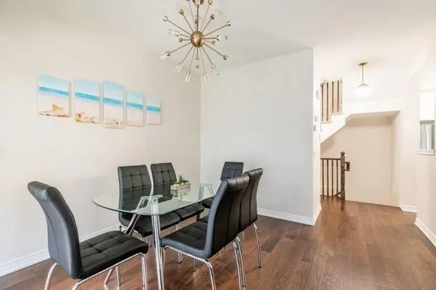 3BR 2 5BA Townhome 1 min to the Beach BBQ Parking - Oda