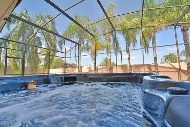 3BR 2BA Pool Home - Spa