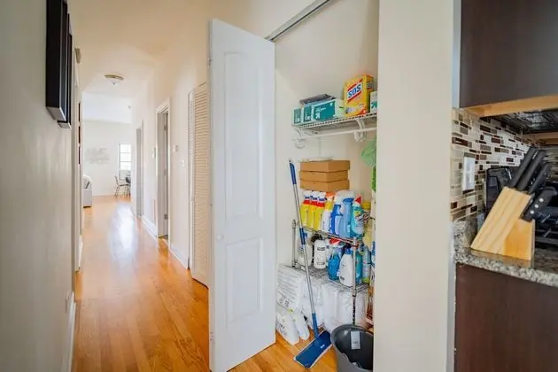 3BR Amazing Apt with Parking in Logan Sq - Oda Düzeni